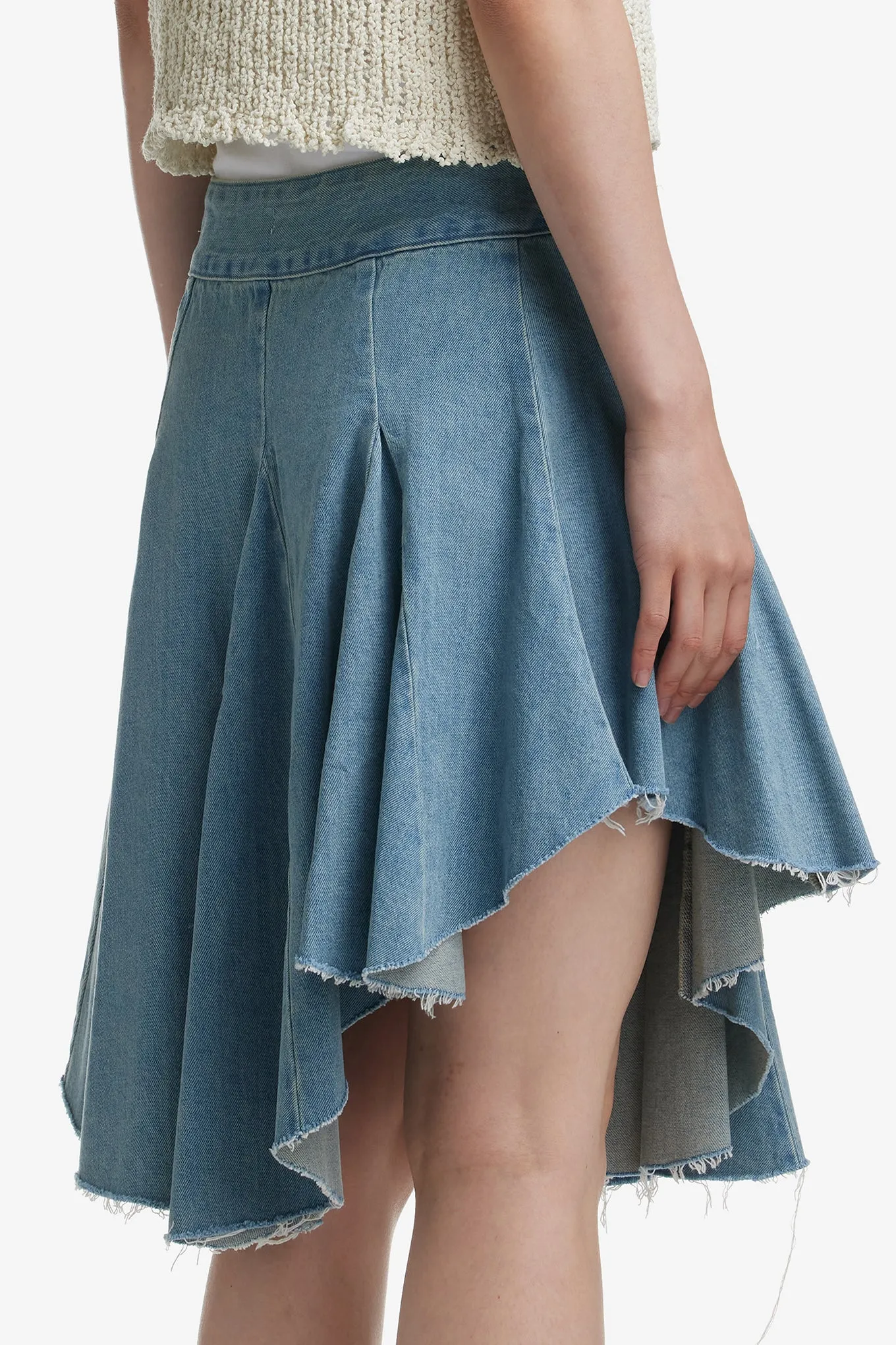 ASSYMETRIC PLEATED SKIRT